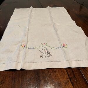 Vintage Embroidered Linen Table Runner with Floral Design
